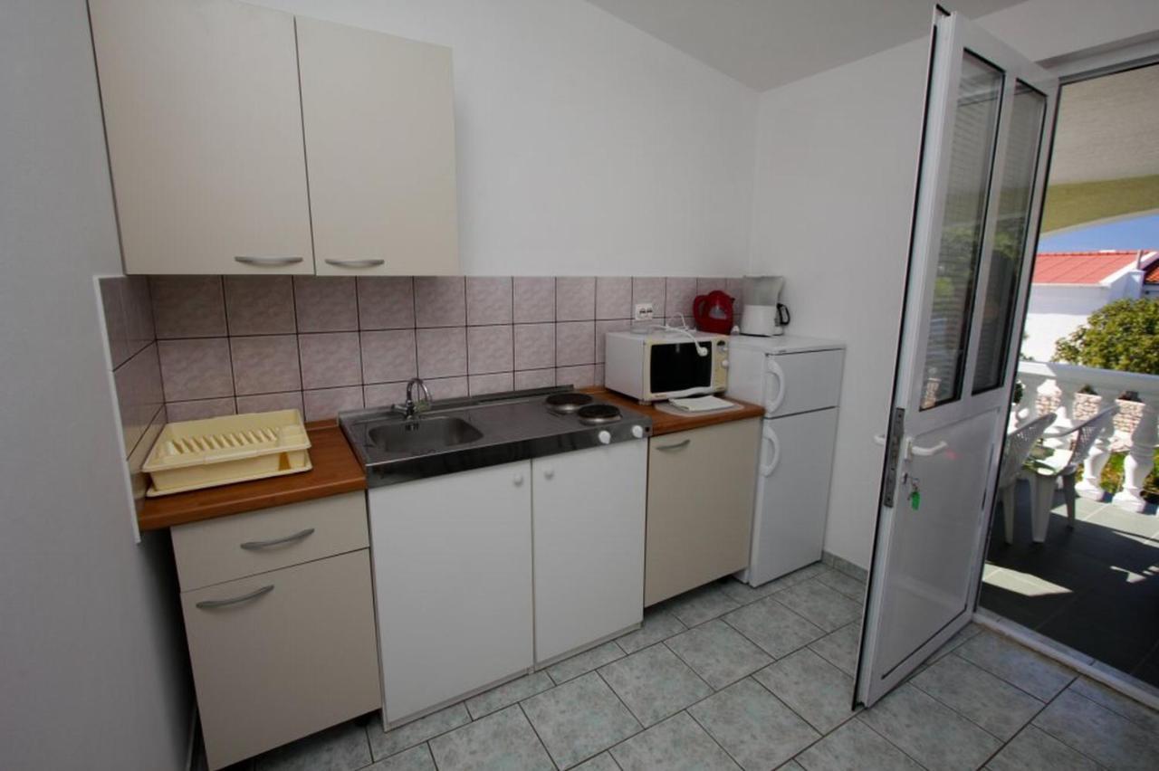 Apartments Bresina Povljana Exterior foto